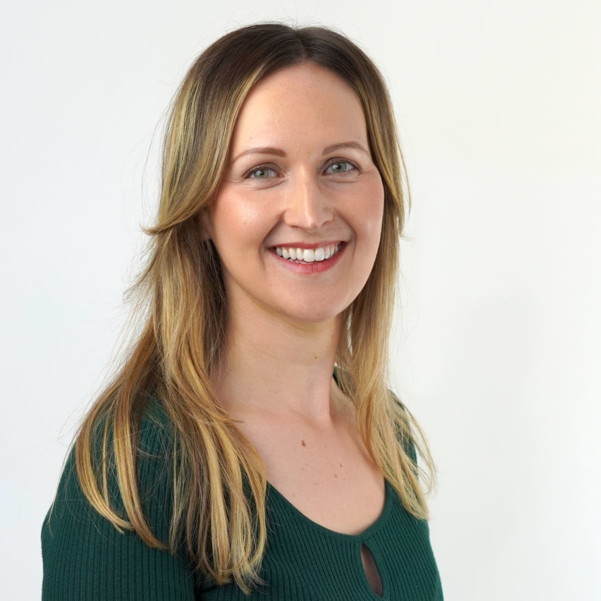 Marisa Walker-Finch, Psychotherapist and Co-owner at Smiles in Tandem